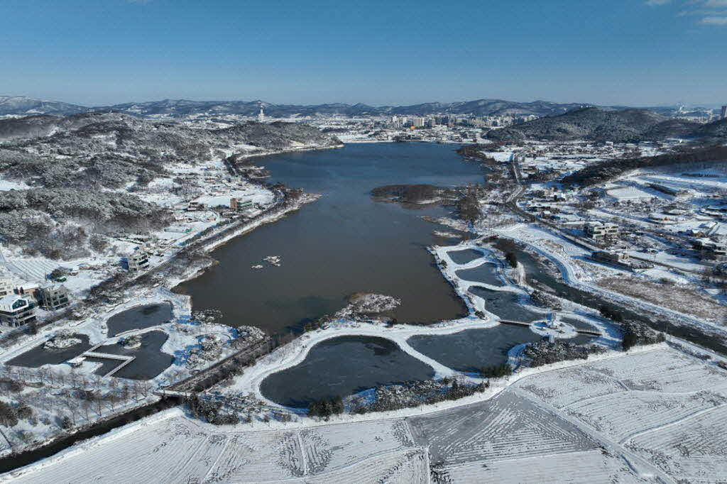 신정호 설경