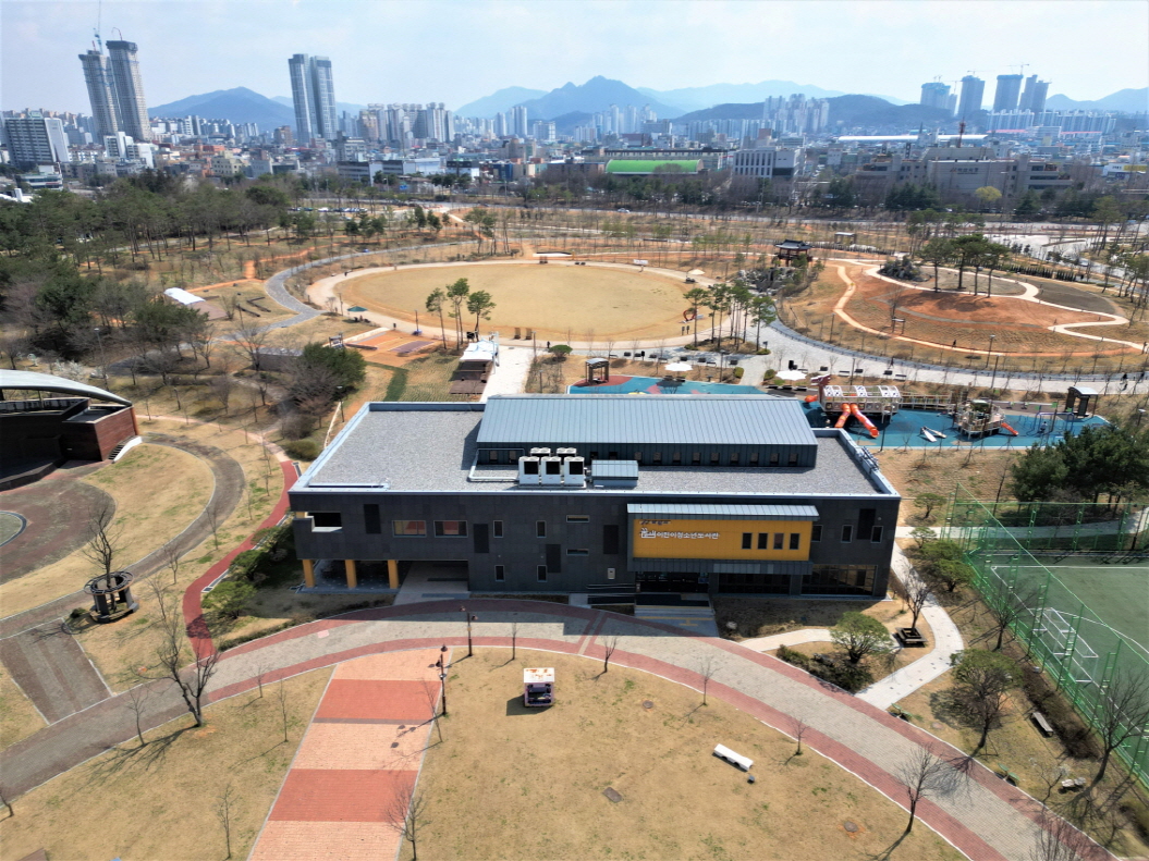 꿈샘 어린이청소년도서관(1)